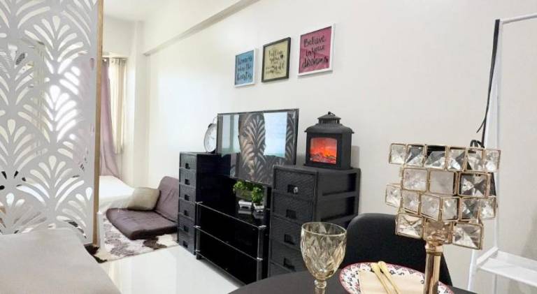 Serviced apartment with pool in Manila