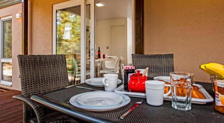 Eurocamp Mobile Homes at Campsite Porton Nature Hideouts — photo 5