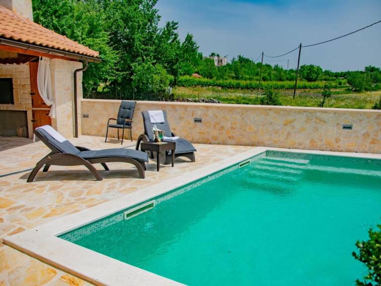 Fully equipped house with yard, grill & terrace | Pets are welcome — photo 5