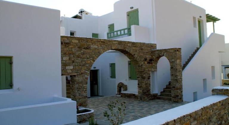 Salty Wind Antiparos Apartments and Studios — photo 2