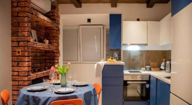 Apartment | Near Republic Square | Perfect for remote work | Pets are welcome — photo 2