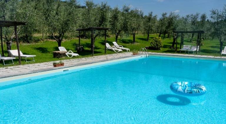 Beautiful farm with pool, yard & terrace | Pets are welcome — photo 2