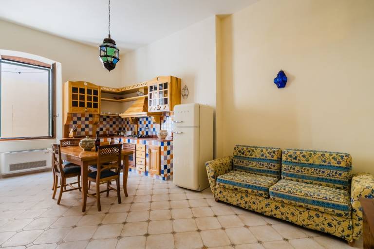 Beautiful vacation home with fast internet | City view | Close to the beach | Suitable for remote work | Pets allowed in Giurdignano