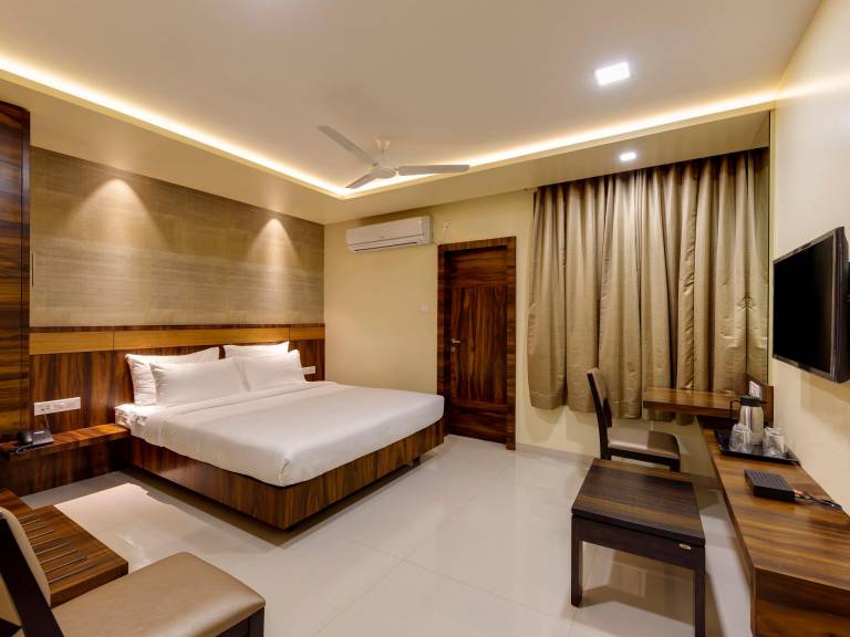 Hotel Silver oak Near Ambabai Temple Kolhapur