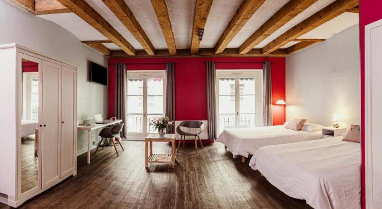Pleasant serviced apartment | Close to Place Bellecour | Perfect for remote work | Pets are welcome — photo 2