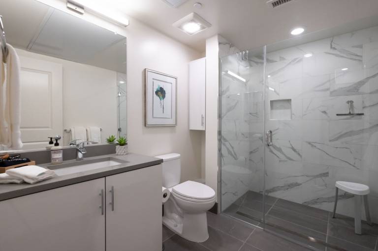 Work Here King Bed Walk Downtown in-unit W/D — photo 3