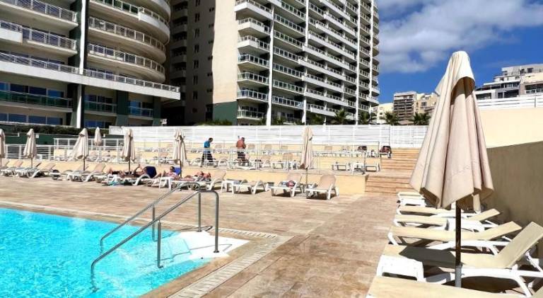 Luxury Seafront 3BR with Pool by Arco Collection — photo 4
