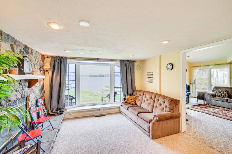 Scenic Views: Spacious Webster Lake House! — photo 4