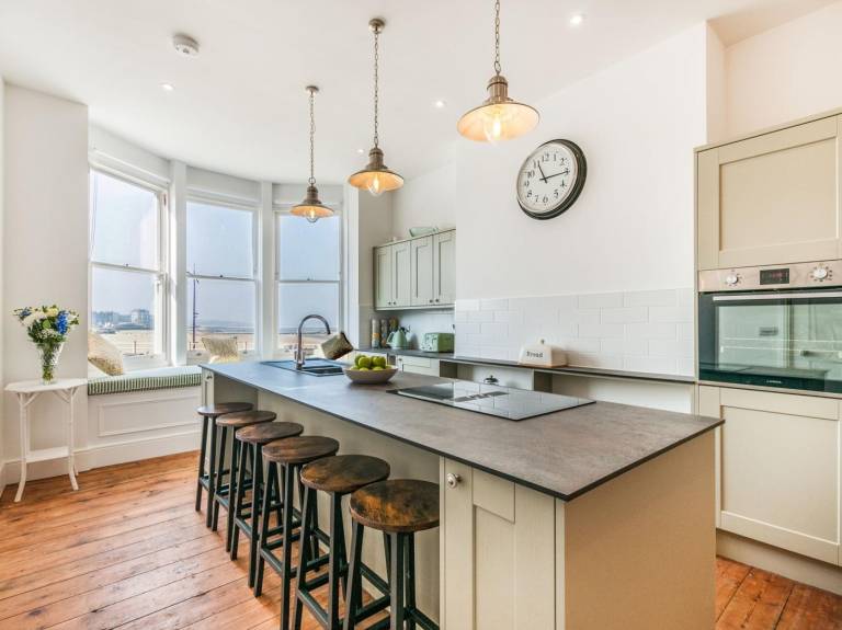 Fully equipped wonderful cottage with barbecue & yard | Water view | Beach nearby | Pets allowed in Margate