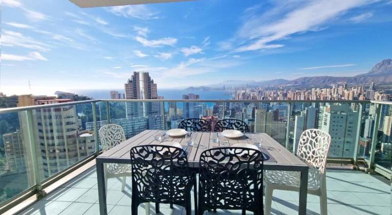 Pleasant holiday apartment with pool | Pet-friendly in Benidorm