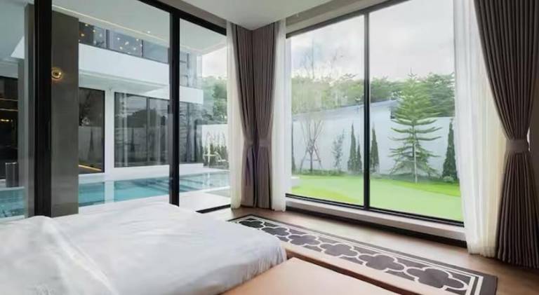 Villa with jacuzzi — photo 2