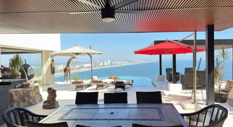 Villa with pool in Acapulco