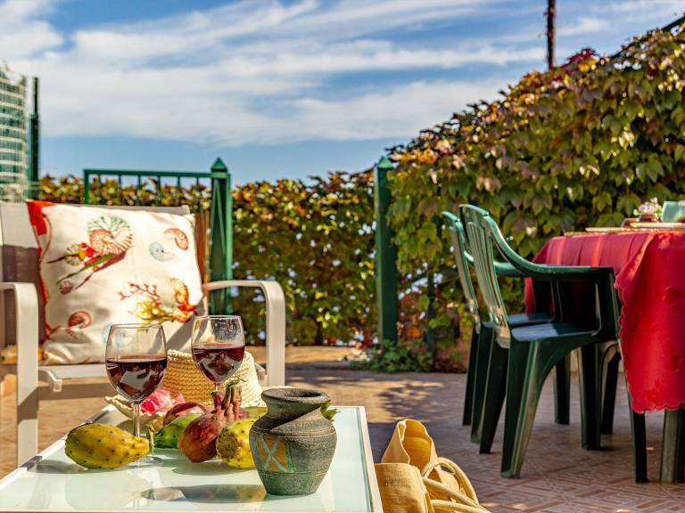 Wonderful apartment with BBQ & terrace | Lake view | Next to the beach | Pets allowed in Messina