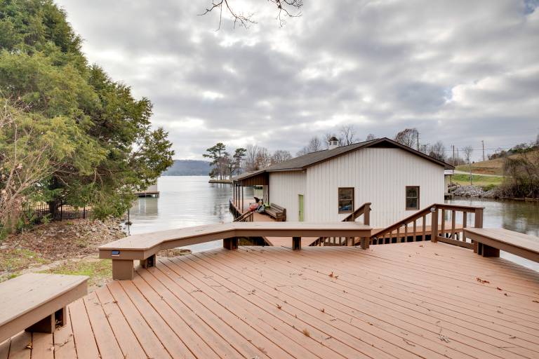 Shared Boat Dock Lake Guntersville Hideaway