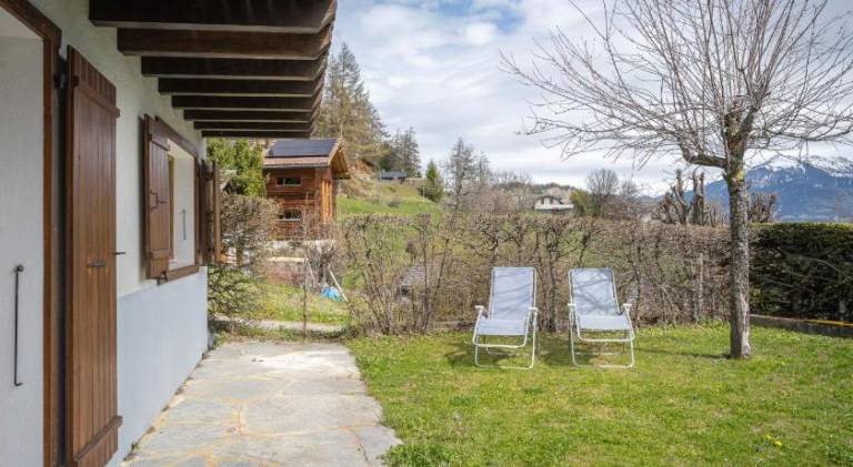 Charming chalet with jacuzzi | Pets allowed — photo 5