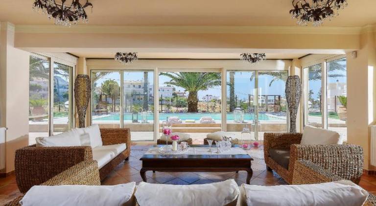 Villa with barbeque, yard & patio | Perfect for remote work — photo 2