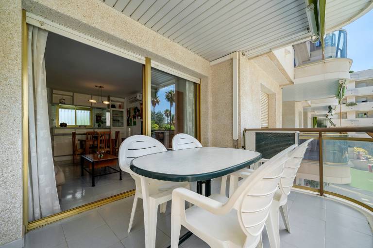 Fully equipped rental apartment with fast internet, pool & garden | Garden view | Next to the beach | Pets are welcome — photo 5
