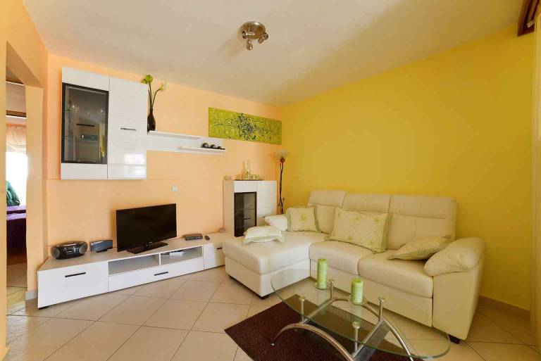 Apartment with yard | Pet-friendly — photo 4