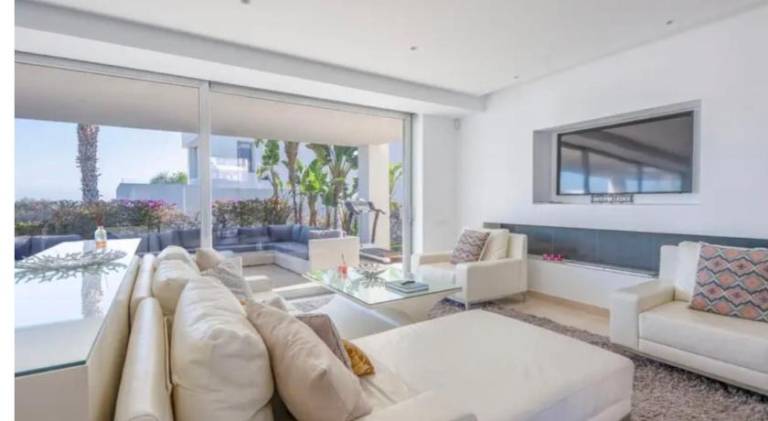 Spacious villa with pool | Pets are welcome — photo 2