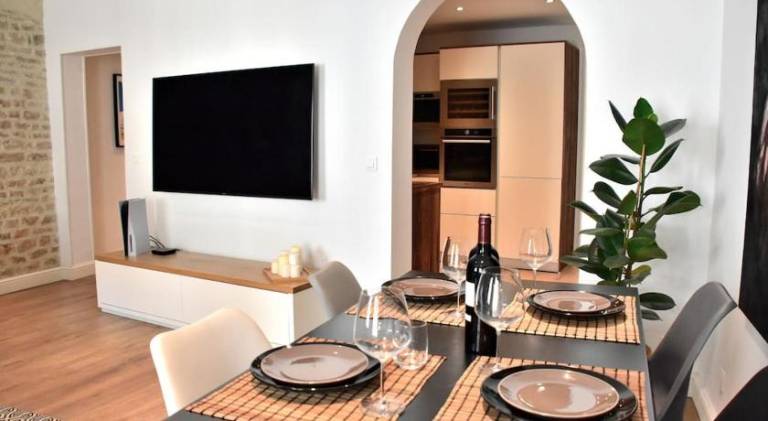 Hyper Centre - Elegant Appartement au Pied des Restaurants et Boutiques — photo 4