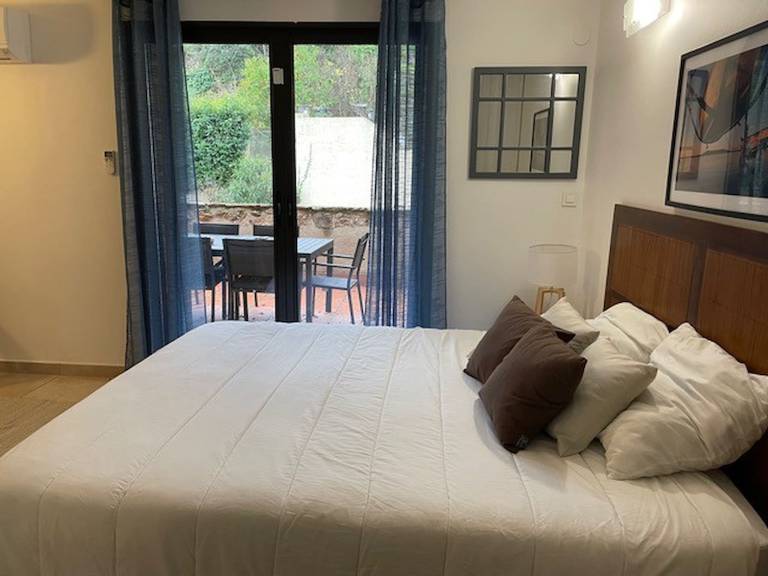 Fully equipped charming villa with terrace, yard & grill | Suitable for remote work | Pets are welcome — photo 5