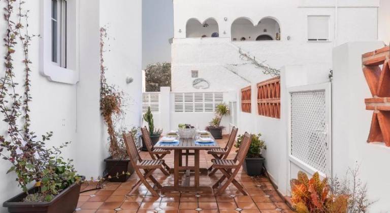 House with hot tub in Nijar