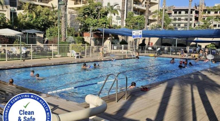 Lovely and Bright Apart, 2 Bed, 2 Bath, sleeps 5, Swimming pool - Jacuzzi & Gym in Herzliya