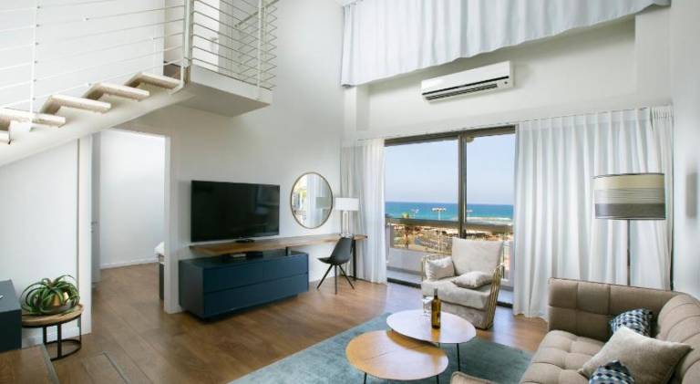 Children-friendly serviced apartment with patio & pool | Beach nearby | Perfect for remote work | Dogs allowed — photo 2