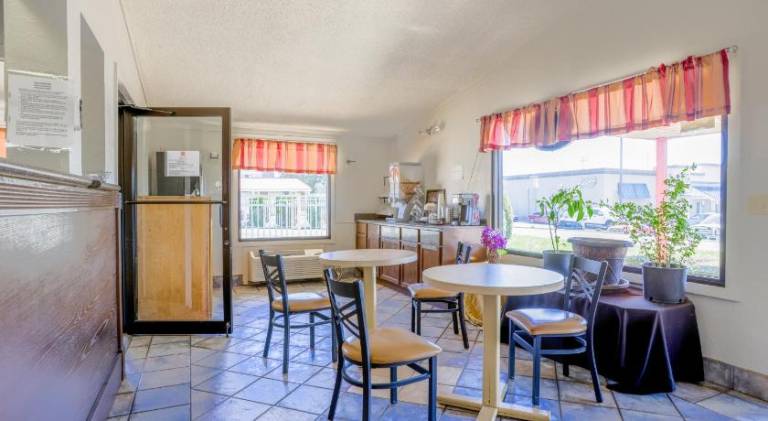 Cozy Garden Inn By OYO Hwy 40 Richmond — photo 4