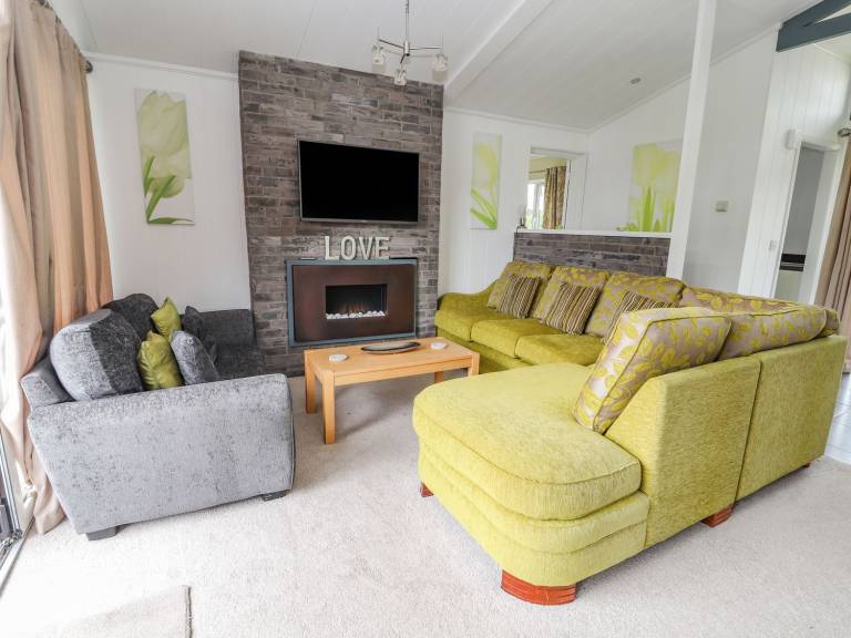 Children-friendly cottage with yard & jacuzzi | Beach view | Dogs allowed — photo 4