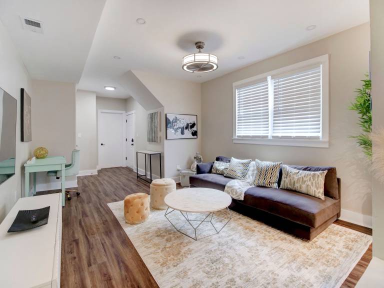 Comfy Bright Peaceful 1BR Minutes to NYC