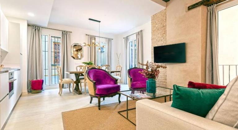 Beautiful holiday apartment with patio | Next to Metropol Parasol | Dogs allowed in Seville