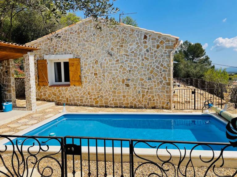 Charming vacation home with garden, patio & private pool | Mountain view | Pet-friendly — photo 4