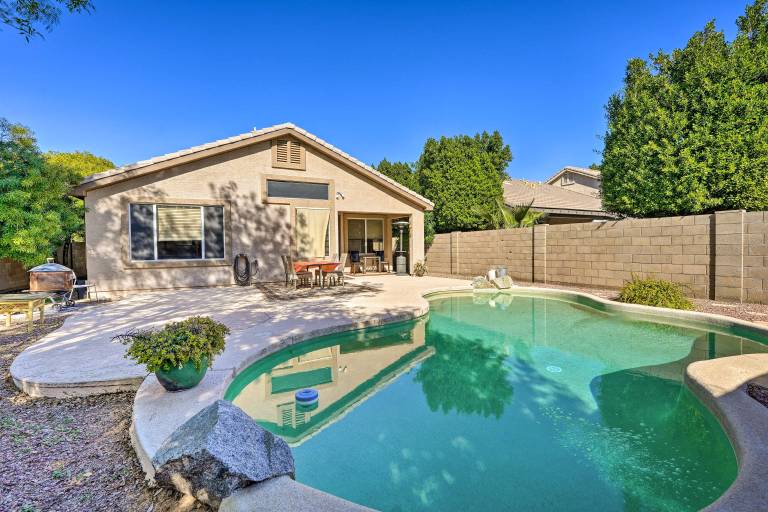 4 Mi to Peoria Sports Complex Family Home w Pool