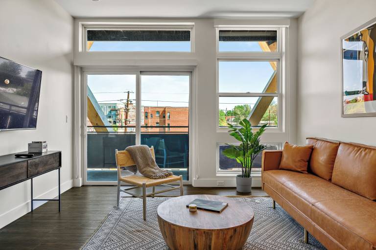 Condo Lower Highlands