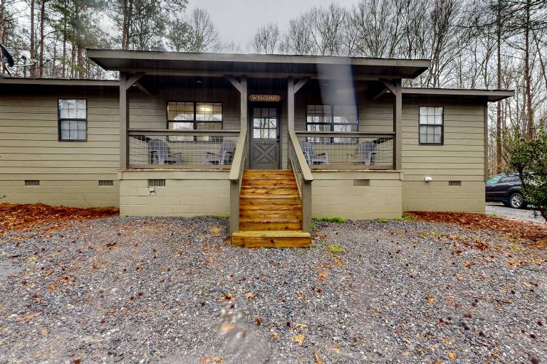 Dogs Welcome! 'Big Oak Hideaway' Near Lake Martin — photo 2