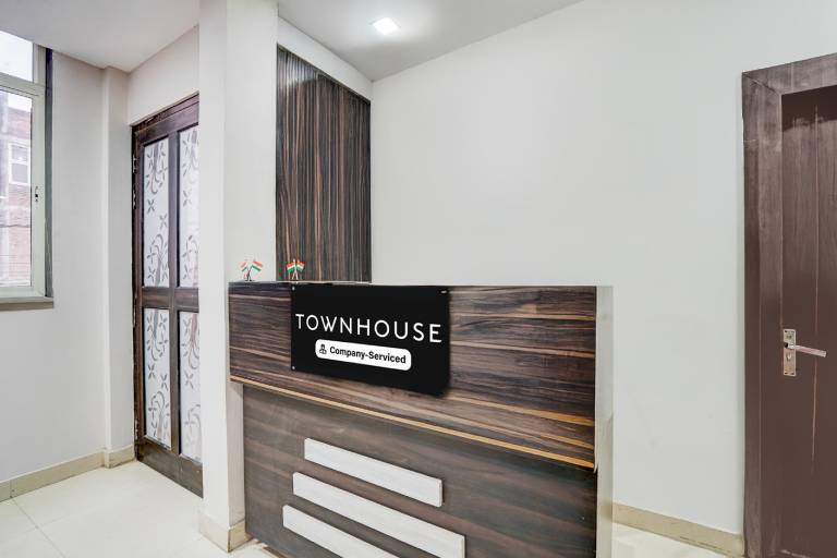 Super Townhouse Faizabad Road Opp BBD University — photo 2
