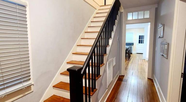 1860 House In the Heart of Downtown — photo 5