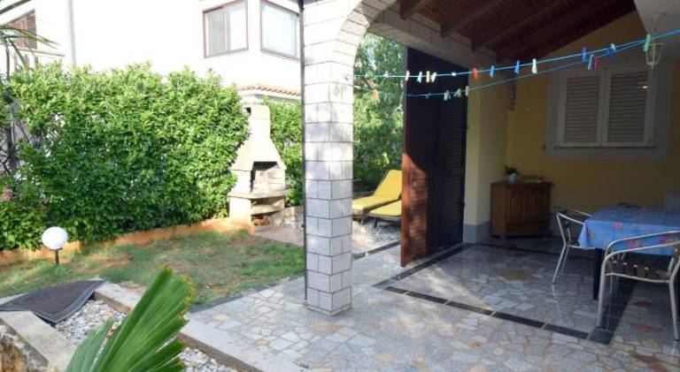 Holiday apartment with 1 room for 3 persons in Omisalj