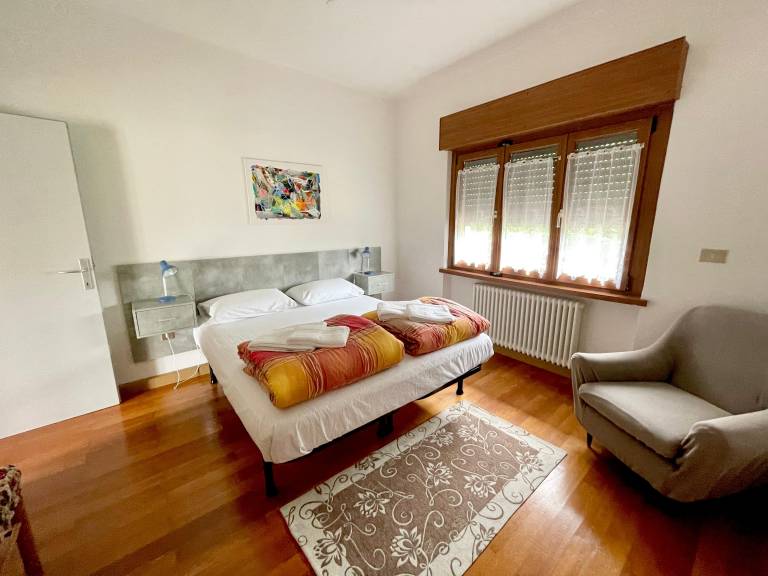 Family-friendly rental apartment with garden & barbecue | Mountain view | Beach nearby | Pets allowed — photo 2
