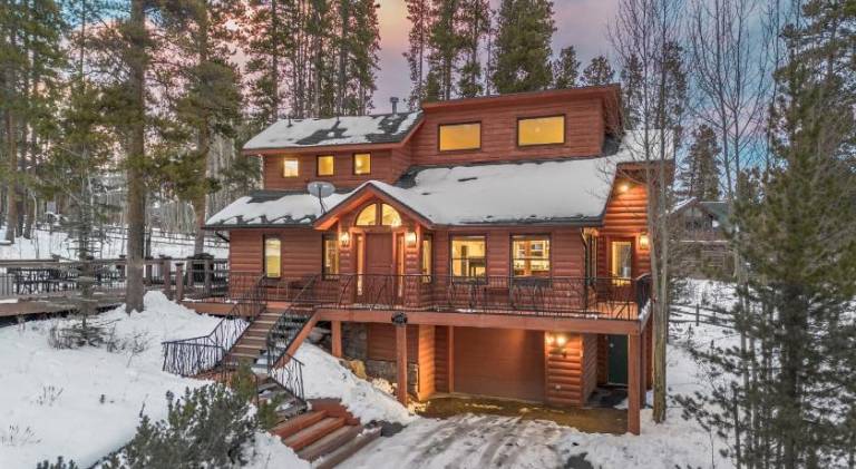 Vacation home with hot tub & barbeque in Breckenridge, CO