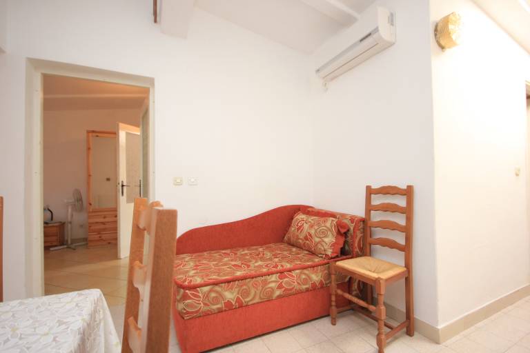 Rental apartment with garden, pool & grill — photo 2