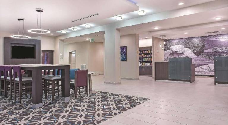 La Quinta Inn & Suites by Wyndham Chattanooga - Lookout Mtn — photo 4