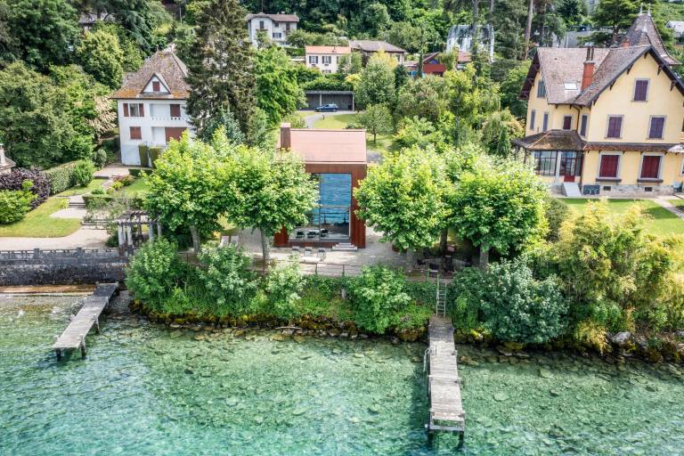Villa 'Otoctone Bord Du Lac Léman' with Lake View, Wi-Fi and Air Conditioning in Thonon-les-Bains