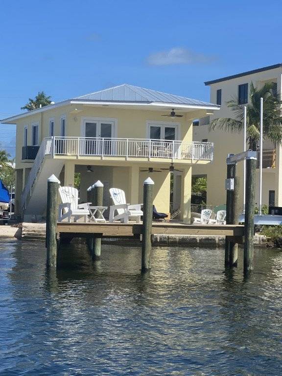 Vacation home with terrace & barbeque | Water view — photo 2