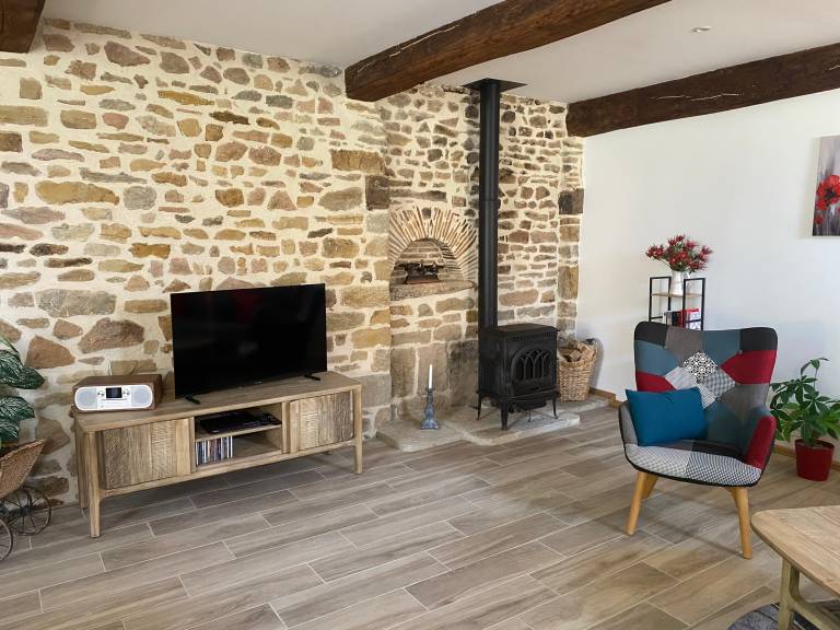Family-oriented ample vacation home with barbeque, patio & yard | Garden view | Pets are welcome — photo 5
