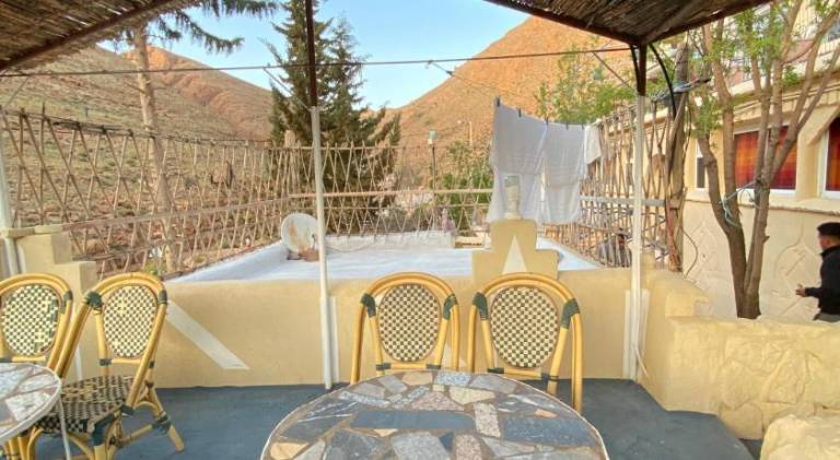 Holiday apartment with patio — photo 3