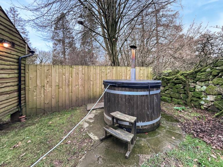 Family-oriented pleasant cottage with jacuzzi, grill & garden | Pets are welcome — photo 2