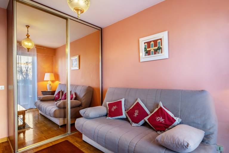 Holiday apartment with terrace, garden & fast internet | Next to Promenade des Anglais | Garden view — photo 4