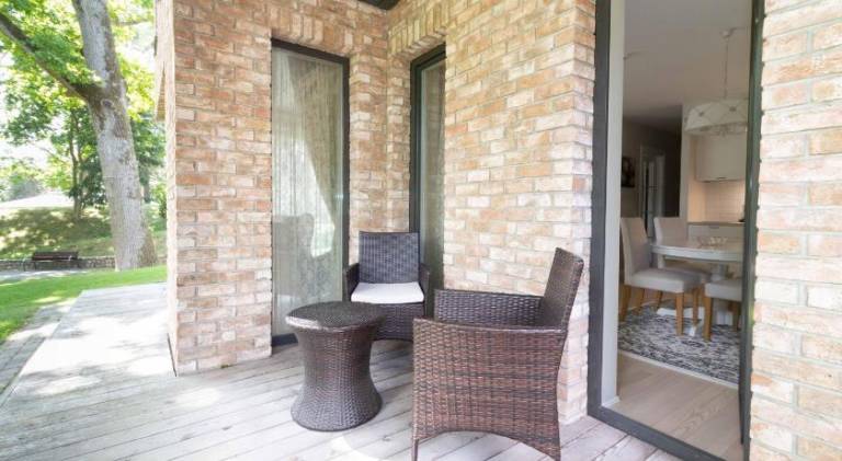 Apartment with garden & patio — photo 4
